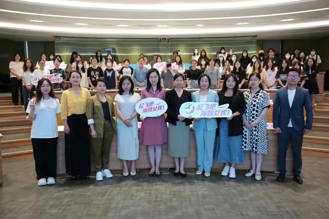 小车咖啡色_小车咖啡色内饰_咖啡小车