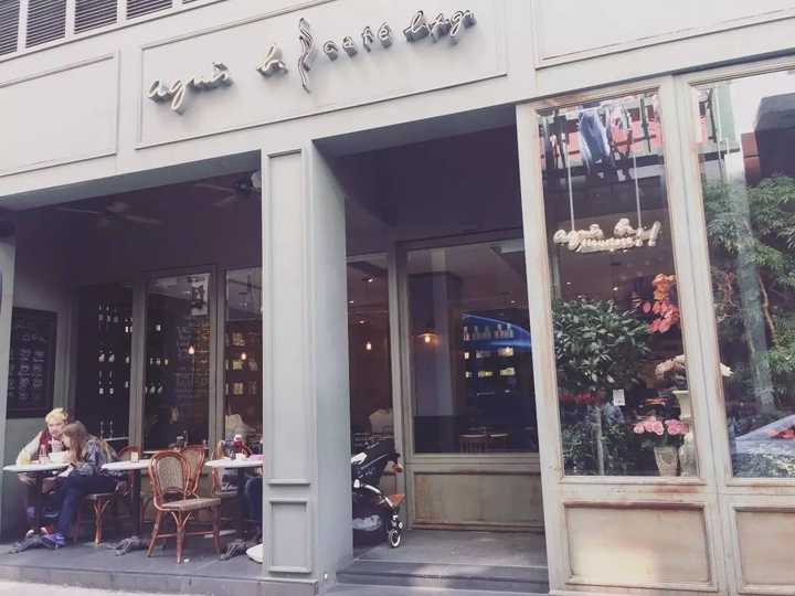 高级的面包店_西餐厅的面包片叫什么_高级西餐厅里的面包店