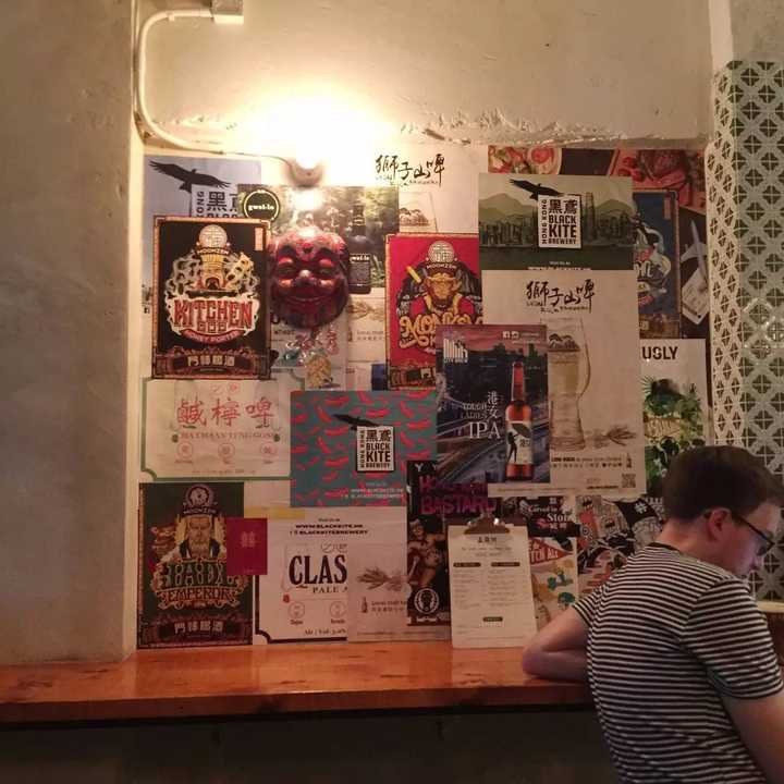 高级西餐厅里的面包店_高级的面包店_西餐厅的面包片叫什么