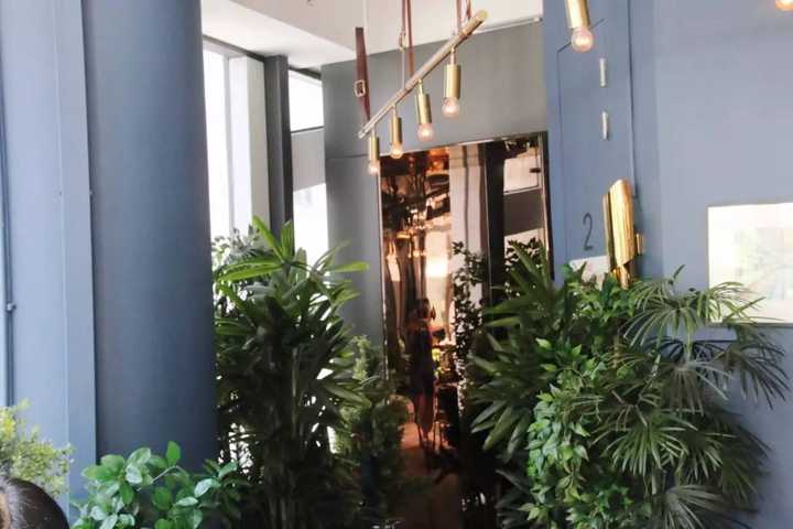 西餐厅的面包片叫什么_高级的面包店_高级西餐厅里的面包店