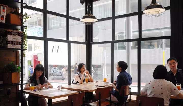西餐厅的面包片叫什么_高级西餐厅里的面包店_高级的面包店